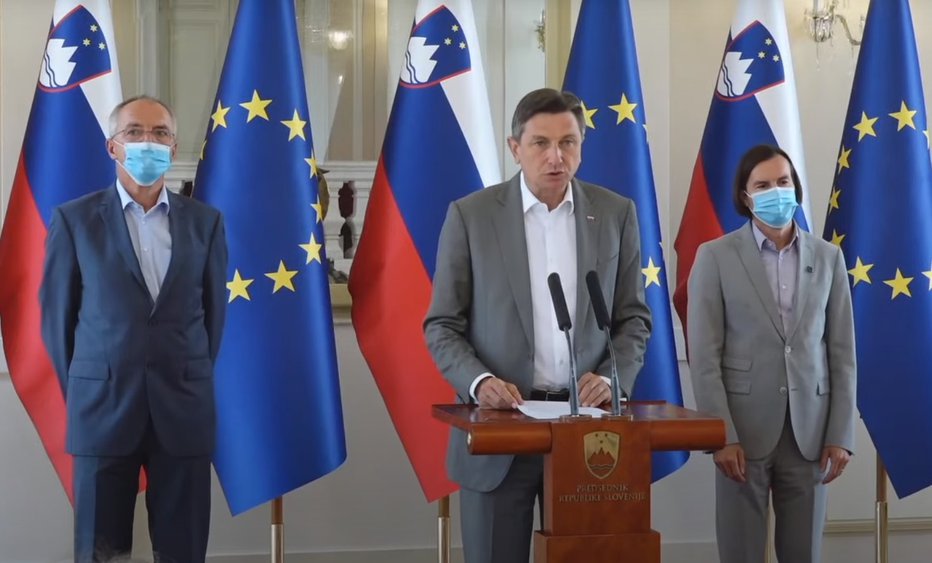 Fotografija: Borut Pahor v ospredju, za njim pa Bojan Veselinovič (levo) in Uroš Urbanija (desno). FOTO: STA