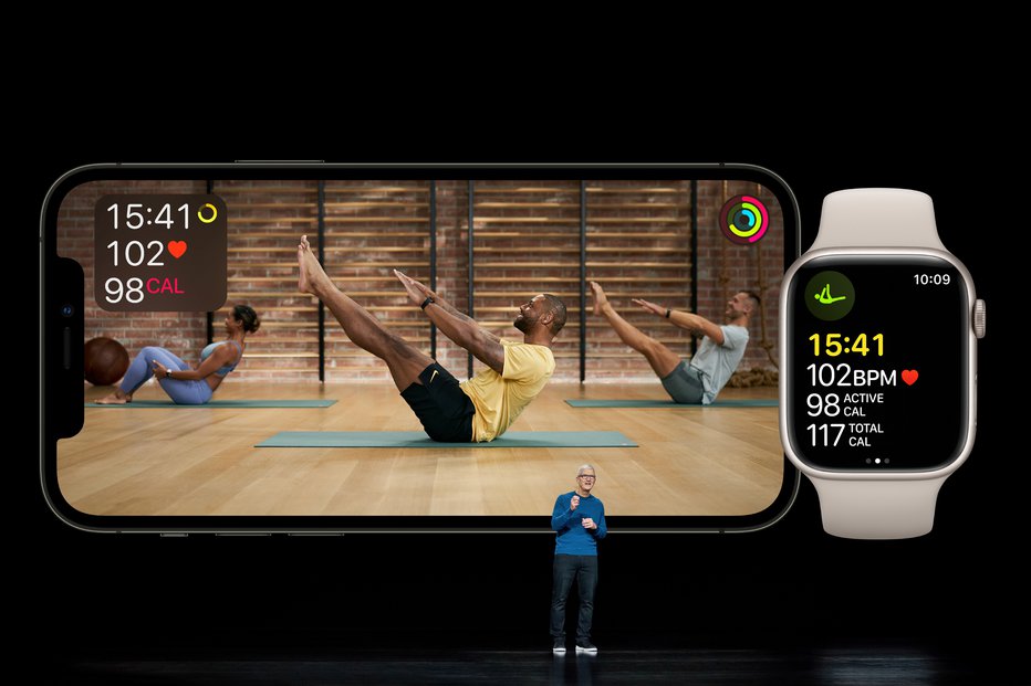 Fotografija: Nova pametna ura watch 7 ima večji in trpežnejši zaslon. FOTOGRAFIJE: Apple/Reuters