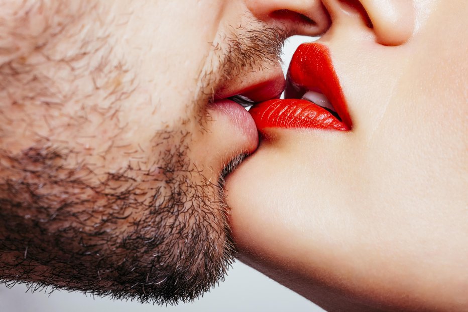 Fotografija: Z enim dolgim francoskim poljubom telo porabi skoraj 30 kalorij. FOTO: Kovacsalex/Getty Images