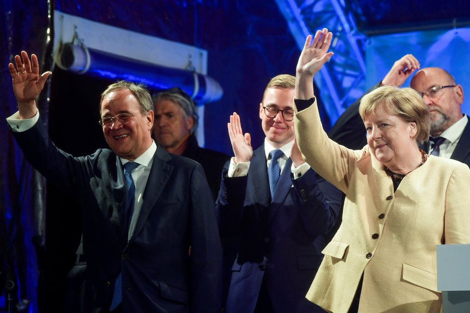 Fotografija: Angela Merkel se poslavlja od kanclerskega položaja. FOTO: Fabian Bimmer, Reuters