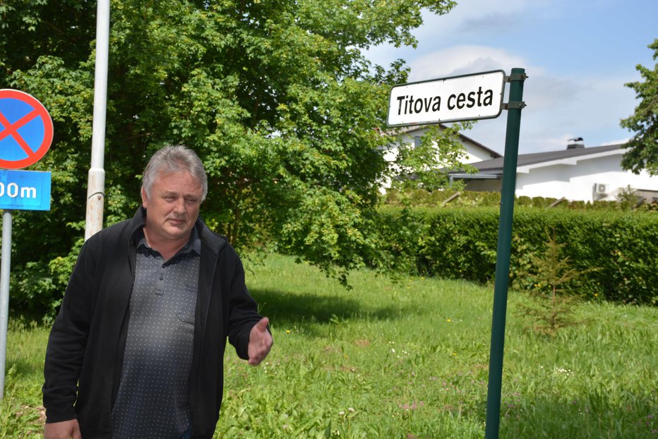 Fotografija: Čeprav je obljubljal drugače, župan Leljak ne glede na izid referenduma ne bo odstopil. FOTO: Oste Bakal