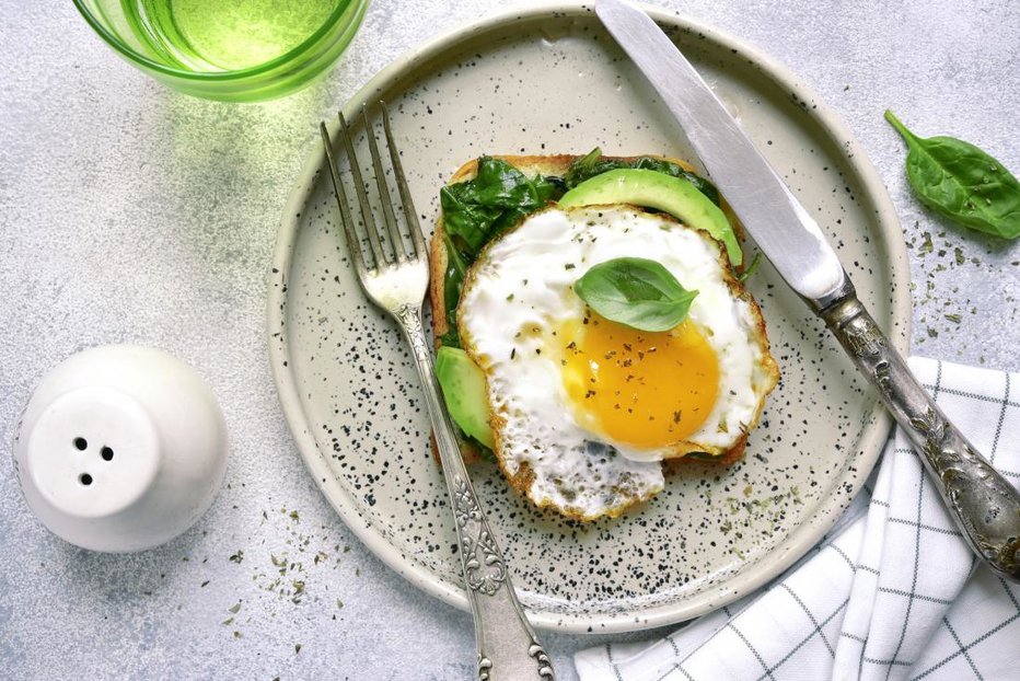 Fotografija: Jajca vsebujejo znatne količine vitaminov A in B12 ter selena. FOTO: Getty Images
