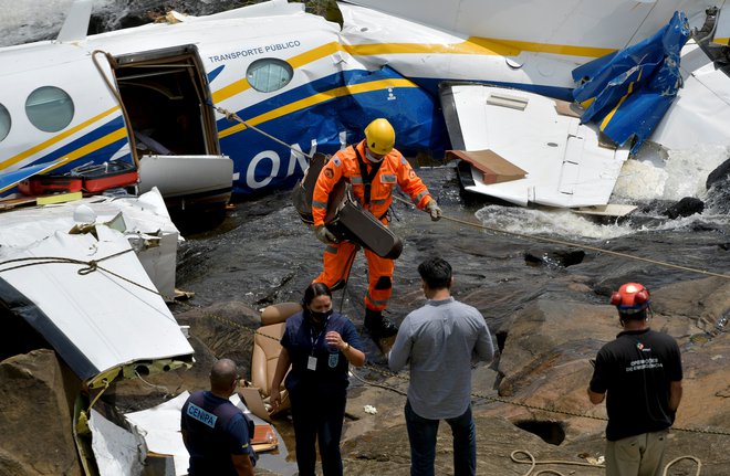 Nesreče ni preživel nihče izmed petih potnikov. FOTO: Washington Alves/Reuters
