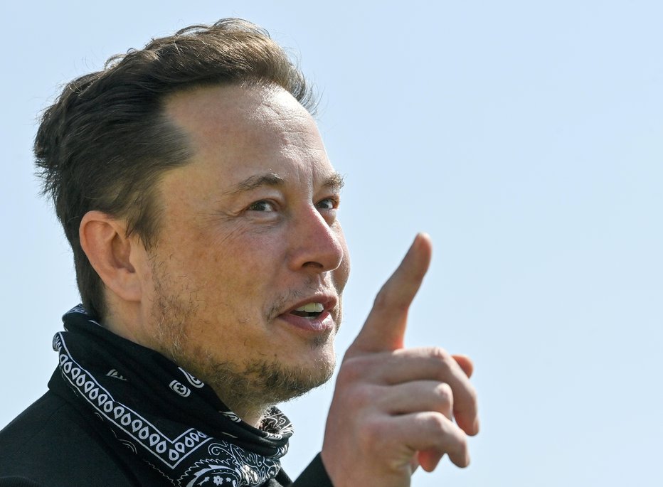 Fotografija: Elon Musk utegne prodati 10-odstotni delež Tesle. FOTO: Pool Reuters
