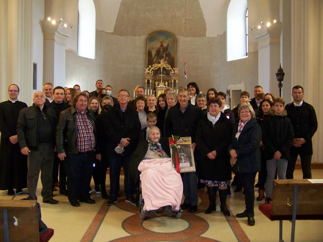 S svojci v cerkvi sv. Ladislava Fotografiji: Jože Žerdin
