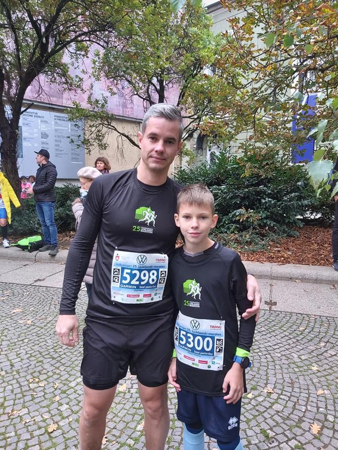 Mož Uroš in sin Žiga sta kilometre nabirala tudi na Ljubljanskem maratonu.
