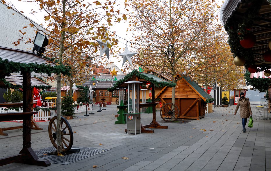 Fotografija: Na Bavarskem brez božičnih stojnic. FOTO: Michaela Rehle, Reuters
