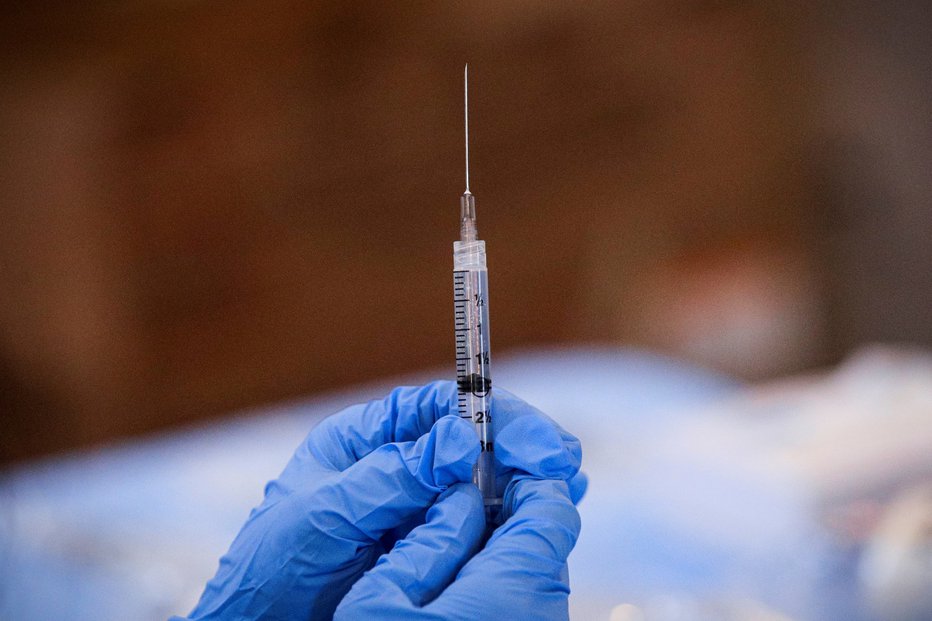 Fotografija: Pfizerjevo cepivo je zelo učinkovito pri mladostnikih. FOTO: Brendan Mcdermid, Reuters
