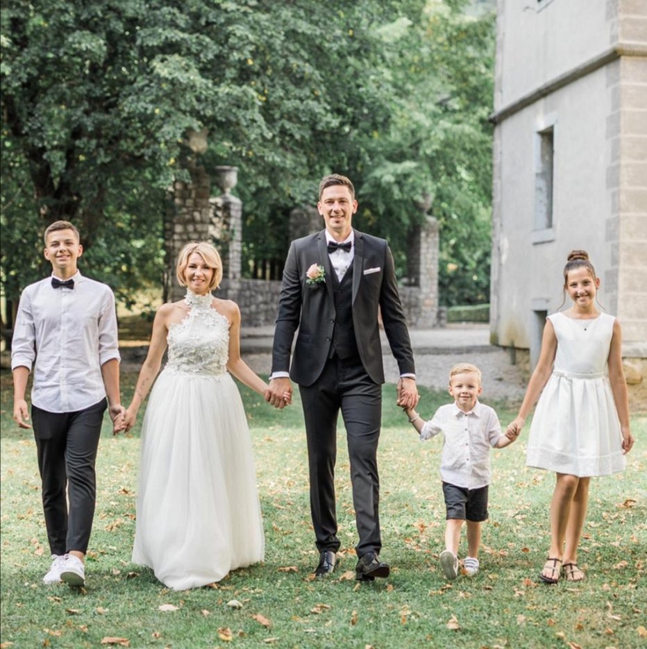 Fotografija: Presrečna Dejan in Goca z otroki Luko, Liamom in Anastasijo na njihov poročni dan

