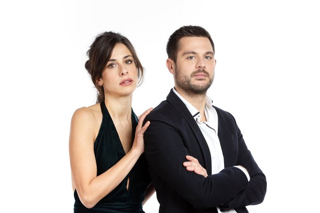 Lara Komar in Tadej Pišek kot glavna protagonista serije Irena in Rok FOTO: Matjaž Očko
