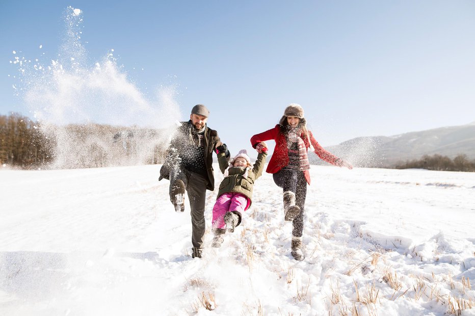 Fotografija: Na snegu je vedno zabavno. FOTO: Halfpoint/Getty Images
