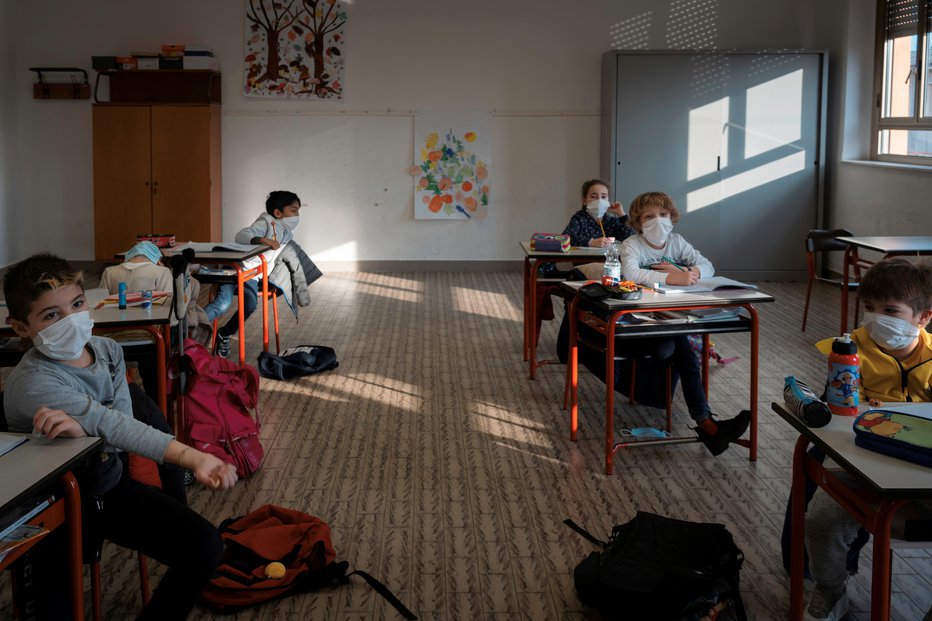 Fotografija: Velikanske neenakosti obstajajo med šolami, neenakopravnih razmer so deležni celo učenci na isti šoli. Foto: Reuters
