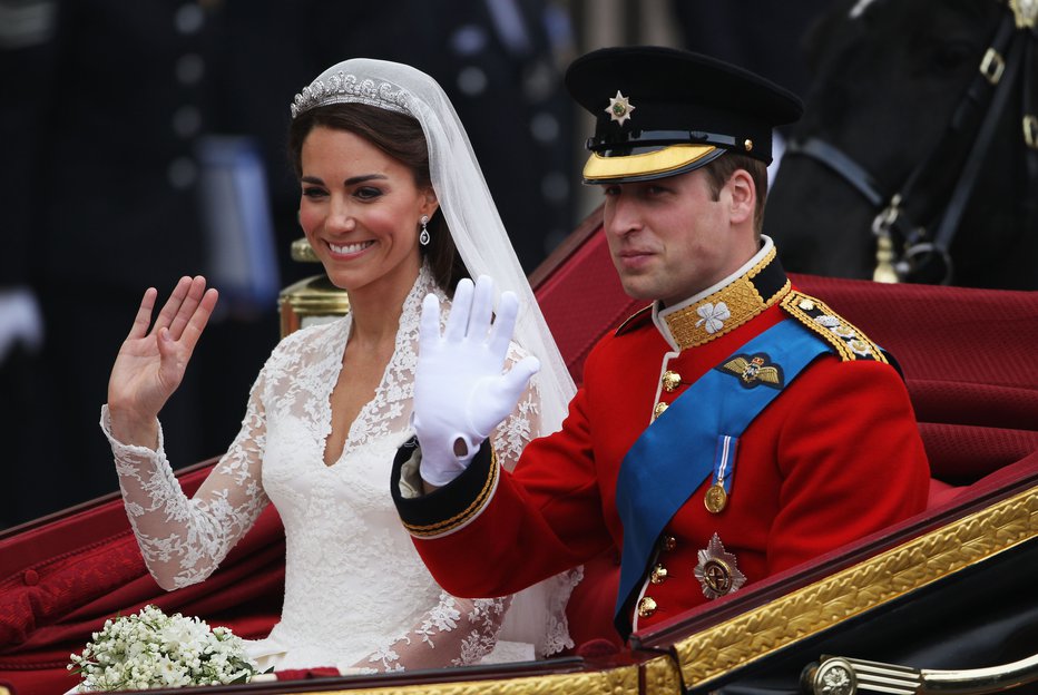 Fotografija: Kate so nemudoma vzljubili tako člani kraljeve družine kot Otočani in poroki z Williamom ni nihče nasprotoval. FOTO: GettyImages
