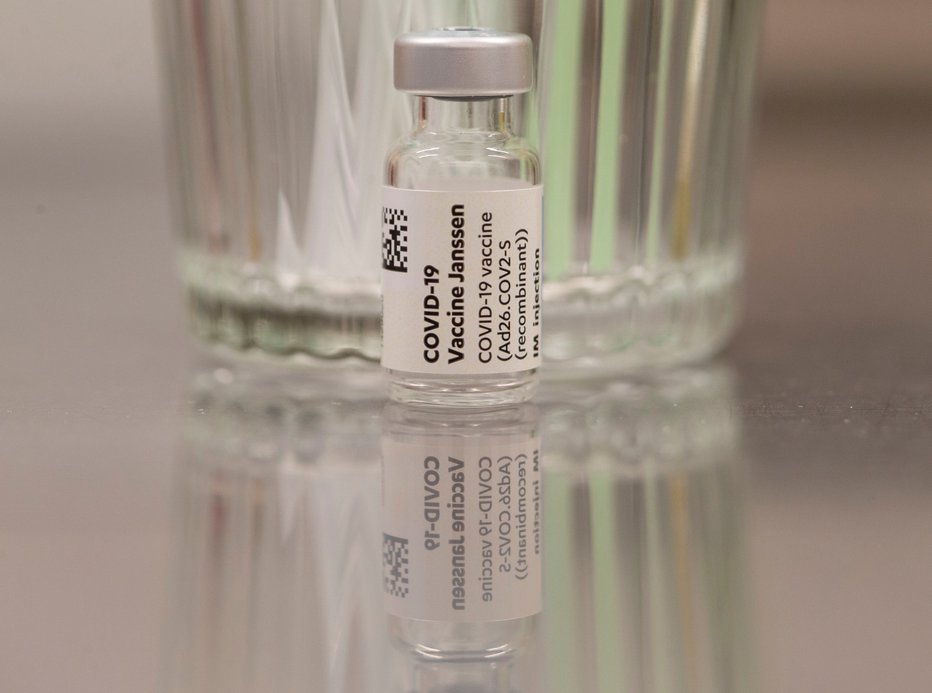 Fotografija: Cepljenje z janssnom je pri nas ustavljeno. FOTO: Arnd Wiegmann, Reuters
