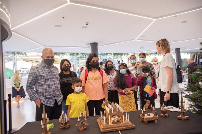 Plečnikove jaslice na razstavi v Dubaju
