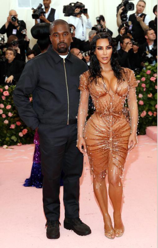 Kim Kardashian je vložila zahtevek za ločitev od Kanyeja Westa 

