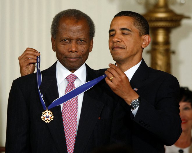 Barack Obama mu je podelil najvišje civilno odlikovanje ZDA. FOTO: Jason Reed/Reuters
