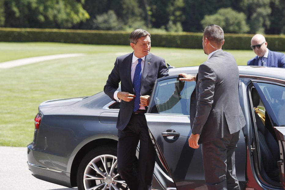 Fotografija: Predelan BMW bi naj bil namenjen prevažanju predsednika republike Boruta Pahorja, FOTO: Leon Vidic
