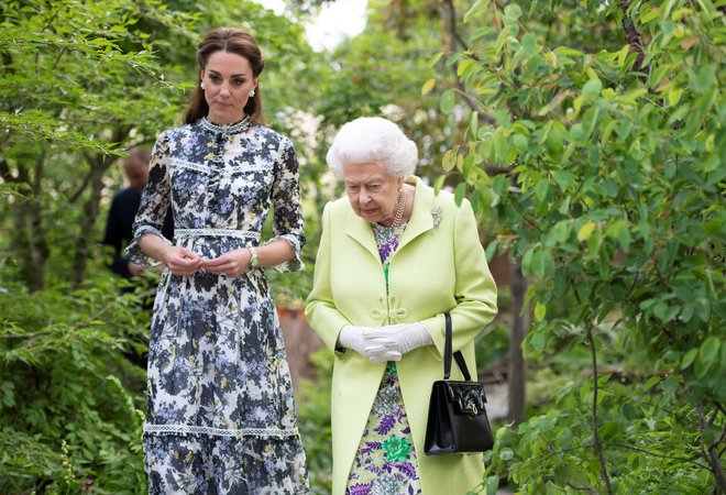 Kate je čakala kar sedem let, da jo je William predstavil kraljici. FOTO: Geoff Pugh/Reuters
