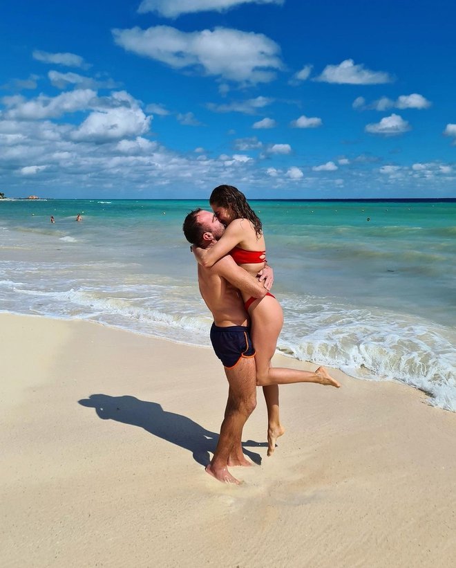 V Cancunu v Mehiki na rajskih plažah je Samo dočakal svoj 30. rojstni dan.
