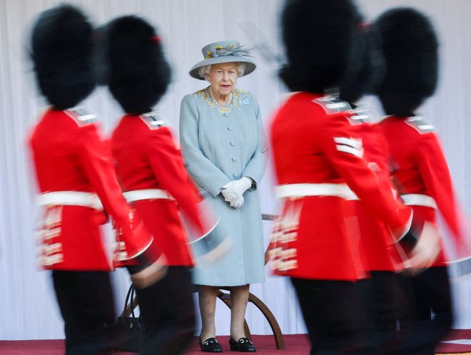 Letošnje leto je pomembno za kraljico Elizabeto II. FOTO: Chris Jackson/Reuters
