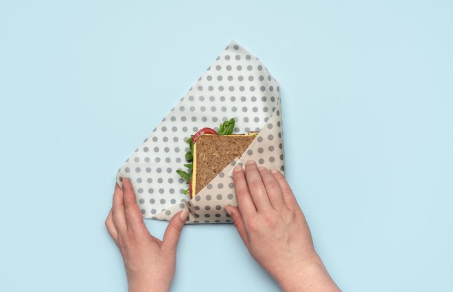 Vanje lahko zavijemo tudi sendviče. FOTO: Say-cheese/Getty Images
