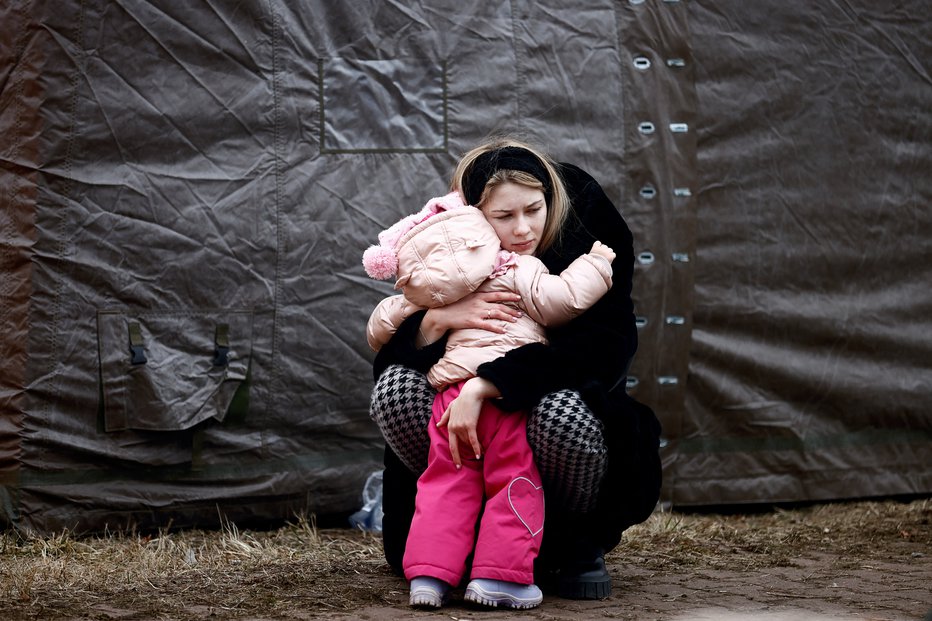 Fotografija: Kakšna bo prihodnost ukrajinskih otrok? FOTO: Yara Nardi/Reuters
