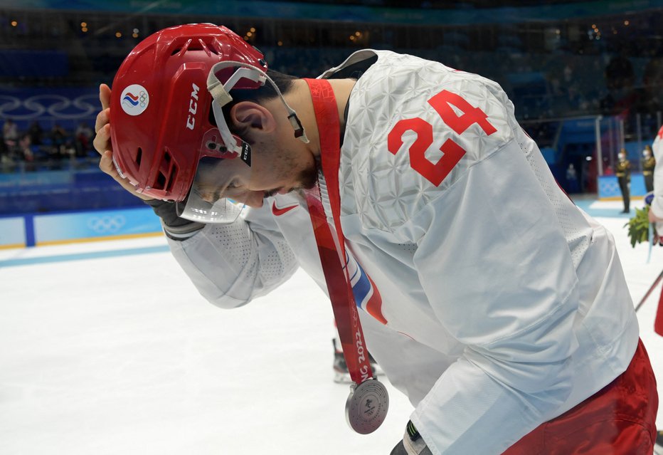 Fotografija: Artur Kajumov je z zvezdniki KHL nastopil na letošnjih OI v Pekingu, kjer so Rusi osvojili srebro. FOTO: Annegret Hilse/Reuters
