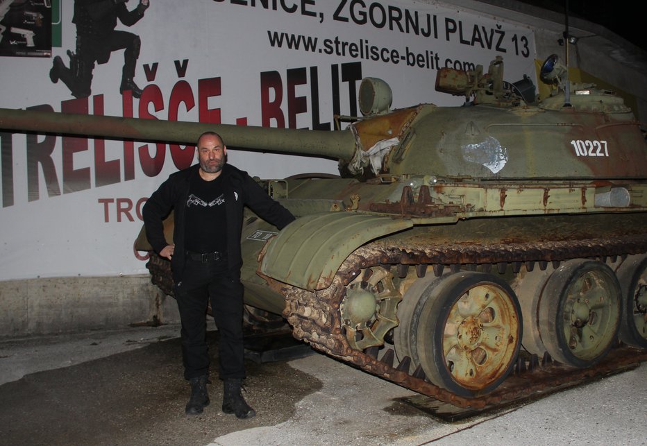 Fotografija: Boštjan Arh si je kupil tank. FOTO: Boštjan Fon
