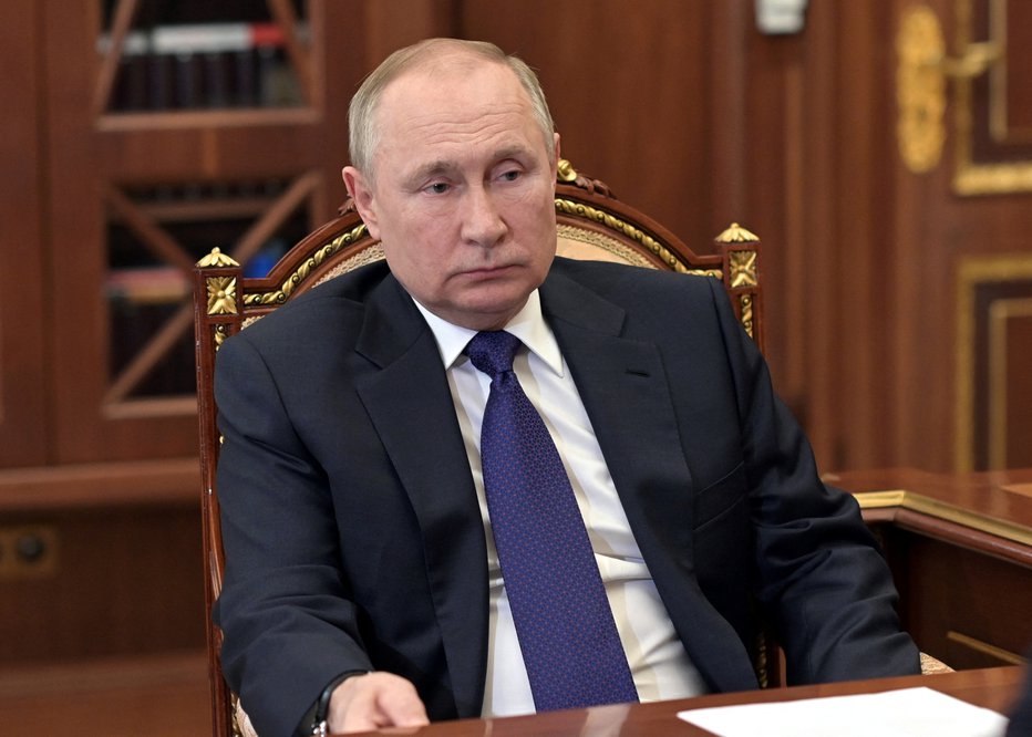 Fotografija: Ruski predsednik Vladimir Putin, fotografiran 1. marca 2022. FOTO: Sputnik Via Reuters
