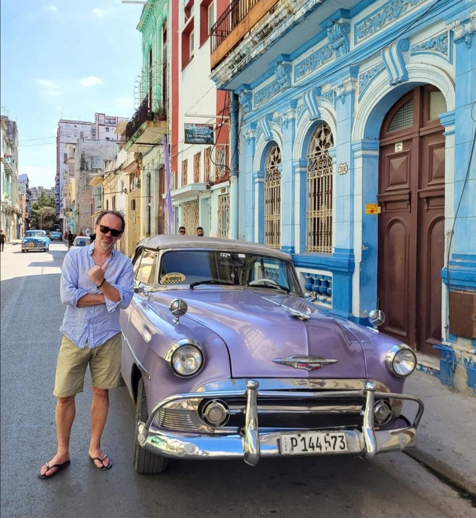 Fotografija: Medtem ko se v Sloveniji živo srebro na termometru ne dvigne čez deset stopinj Celzija, Vanja Vardjan uživa v kubanskem poletju. FOTO: Osebni arhiv
