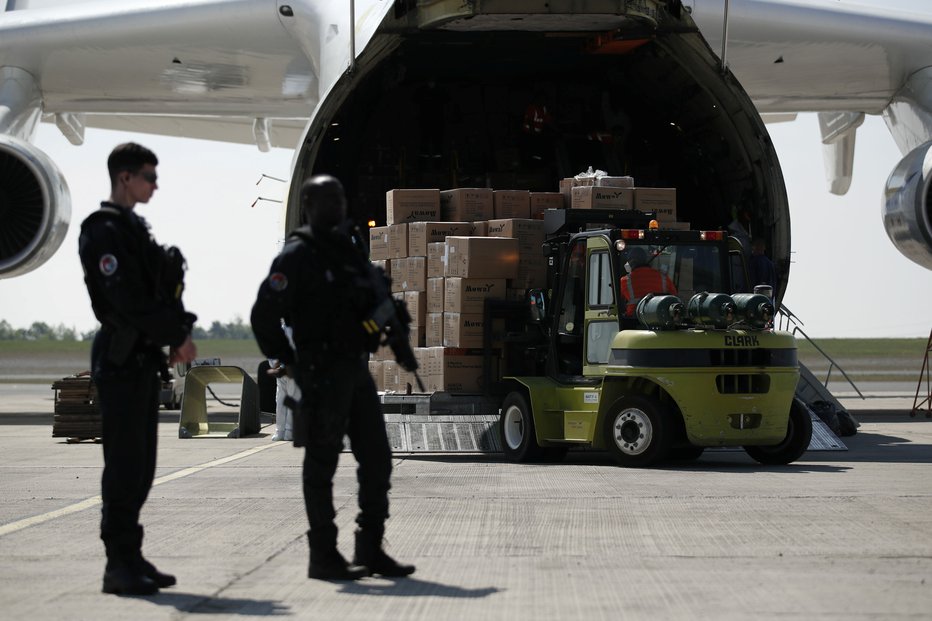 Fotografija: Mriyo so uporabljali za prevoz različnih tovorov in humanitarne pomoči. FOTO: Benoit Tessier/Reuters
