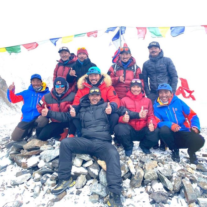 Zmagovalna ekipa Nepalcev, polovica jih je alpinistično znanje dobila od Slovencev. FOTO: Chhang Dawa Sherpa
