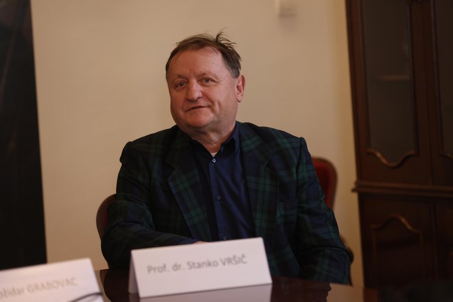 Dr. Stanko Vršič je odgovoren za strokovne podlage in povezavo s fakulteto.
