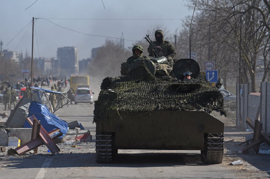 Fotografija: Ruske sile vztrajajo, da ne ubijajo civilistov. FOTOGRAFIJI: Reuters
