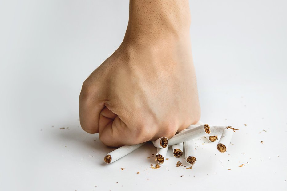 Fotografija: V cigaretnem dimu je več kot 5000 kemikalij in snovi, ki so strupene in rakotvorne. FOTO: Diy13/Getty Images
