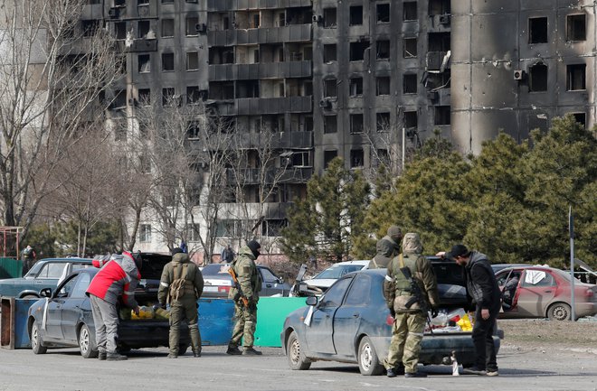 Uničenje v Mariupolu FOTO: Alexander Ermochenko, Reuters
