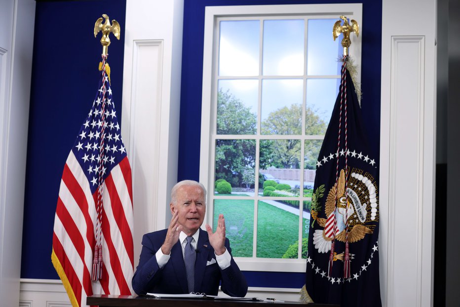 Fotografija: Ameriški predsednik Joe Biden med današnjim virtualnim vrhom. Foto: Alex Wong/Afp