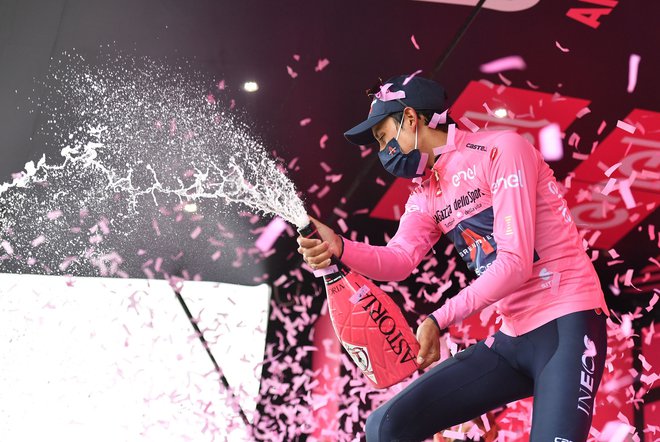 Egan Bernal bo, kot kaže, jutri zmagi na Touru 2019 dodal še zmagoslavje na Giru 2021. FOTO: Jennifer Lorenzini/Reuters