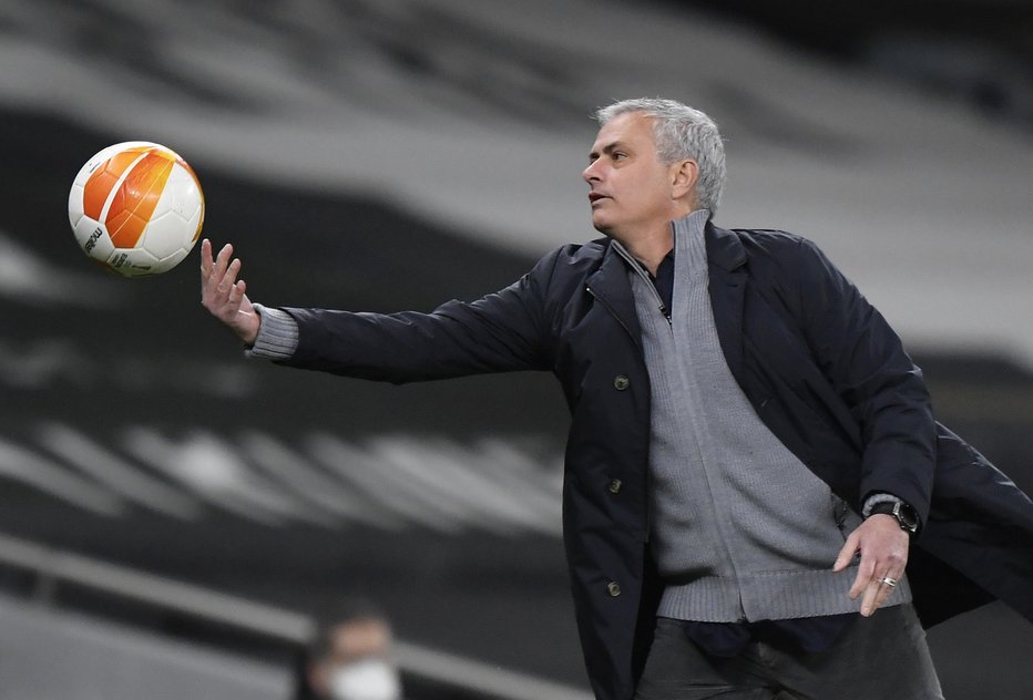 Fotografija: Jose Mourinho bo naslednji teden gostoval v Zagrebu na povratni tekme evropske lige z Dinamom. FOTO: Toby Melville/Reuters