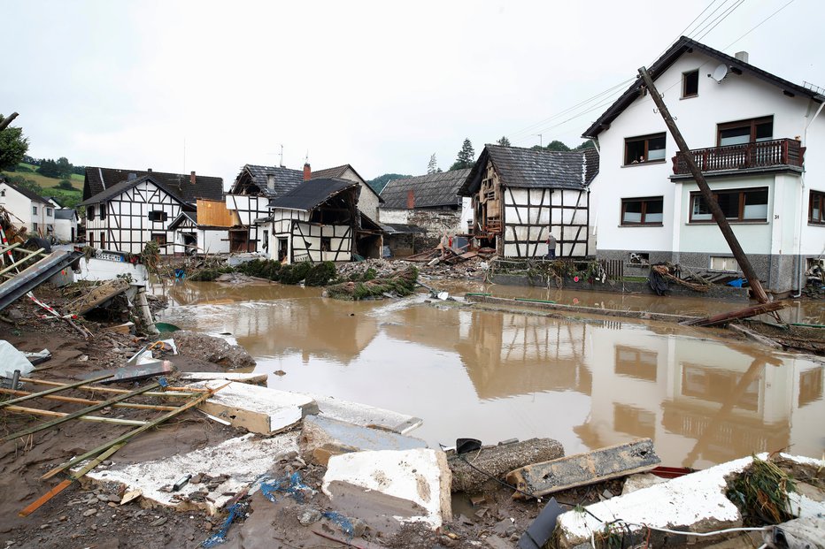 Fotografija: Poplave v Schuldu. FOTO: Wolfgang Rattay/Reuters