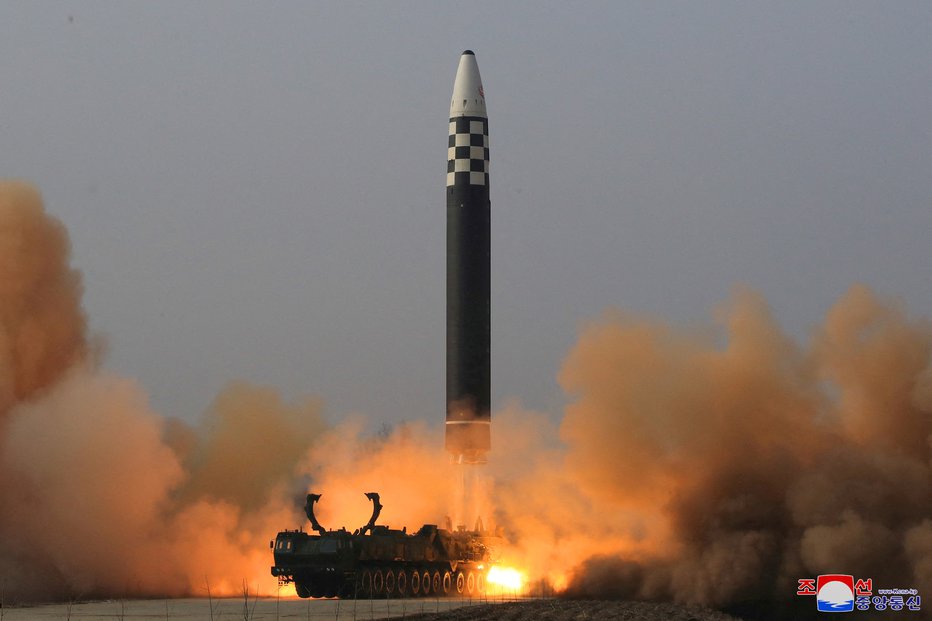 Fotografija: Nova severnokorejska balistična raketa FOTO: KCNA, Via Reuters
