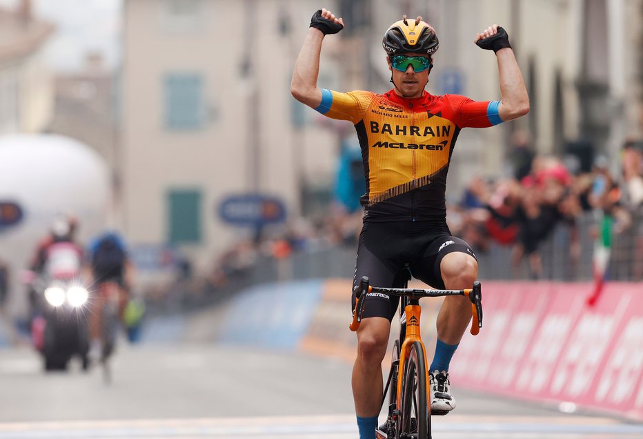 Fotografija: Jan Tratnik se je lani veselil zmage v 16. etapi Gira. Foto Luca Bettini/AFP
