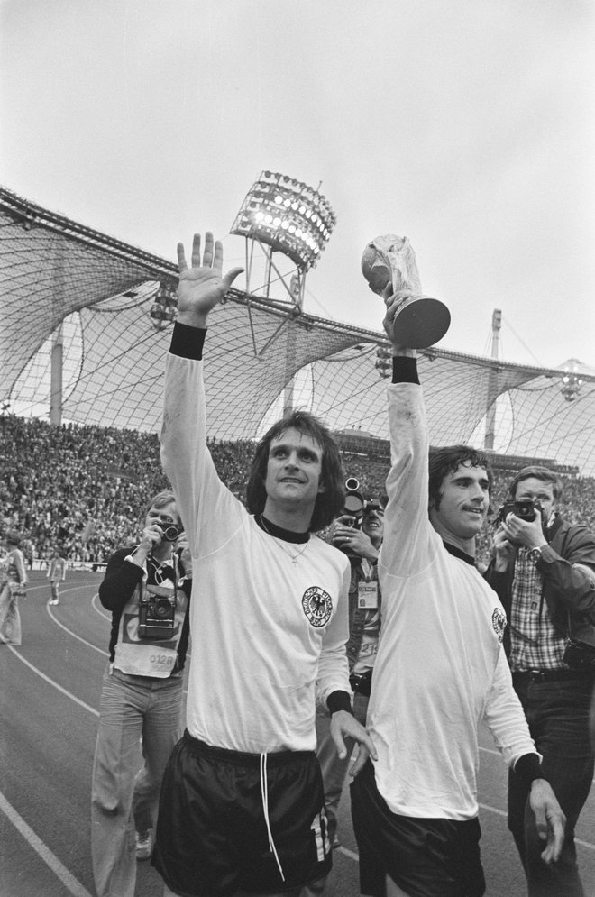 Gerd Müller (desno) in Wolfgang Overath na svetovnem prvenstvu leta 1974. Foto Wikipedia