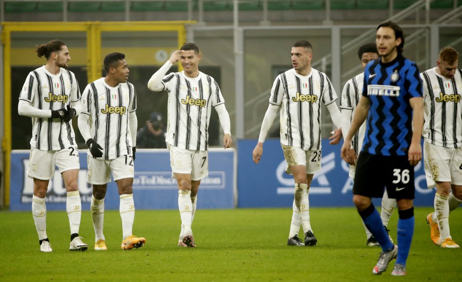 Fotografija: Cristiano Ronaldo je zadel oba gola za zmago Juventusa z 2:1. FOTO:  Alessandro Garofalo Reuters