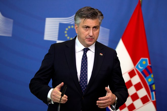 Hrvaški premier Andrej Plenković je v pogovoru za vplivni bruseljski novičarski portal Politico ocenil, da je glavni cilj načrtovanega uvajanja evropskega potrdila o cepljenju ponovno odpiranje Unije. FOTO: Reuters