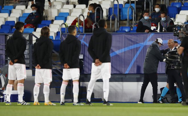 Zinedine Zidane in Jürgen Klopp sta spoštljiva tekmeca. FOTO: Susana Vera/Reuters