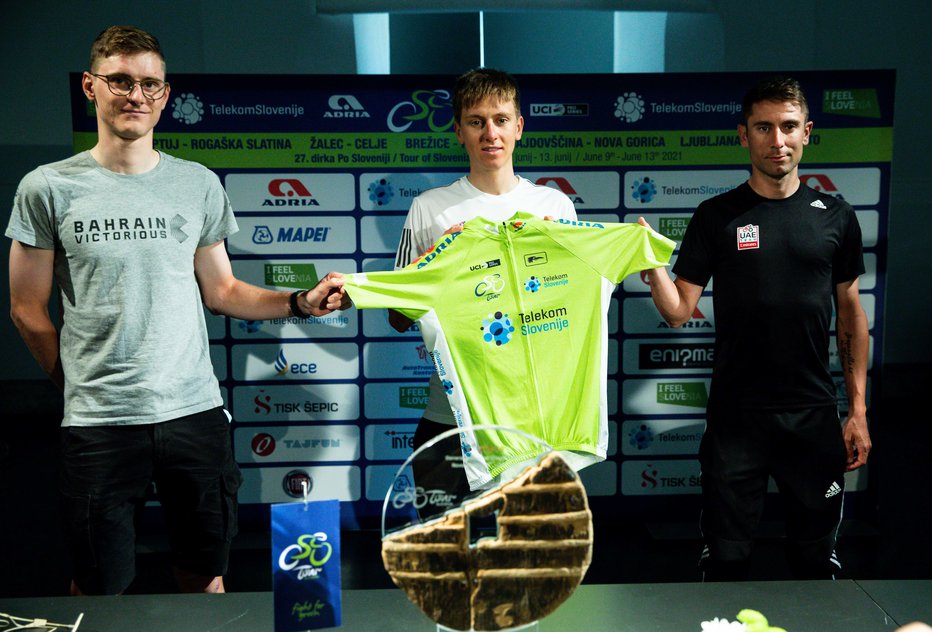 Fotografija: Matej Mohorič (levo), Tadej Pogačar (v sredini) in Diego Ulissi danes začenjajo boj za zeleno majico. FOTO: Vid Ponikvar/Sportida