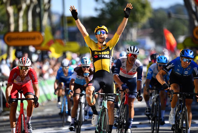 Wout Van Aert je slavil svojo drugo etapno zmago v treh dneh. FOTO: Stuart Franklin/Reuters