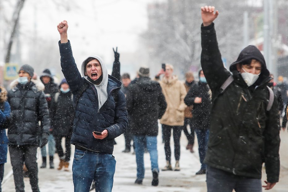 Fotografija: Opozicijski politik Grigorij Javlinski ugotavlja, da se je število protestnikov v zadnjih desetih letih zmanjšalo. FOTO: Maksim Šemetov/Reuters